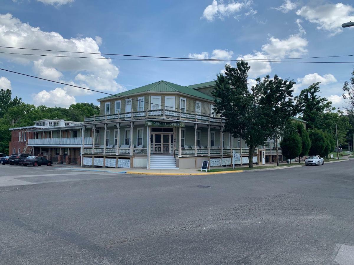 Original Springs Hotel Okawville Exterior photo